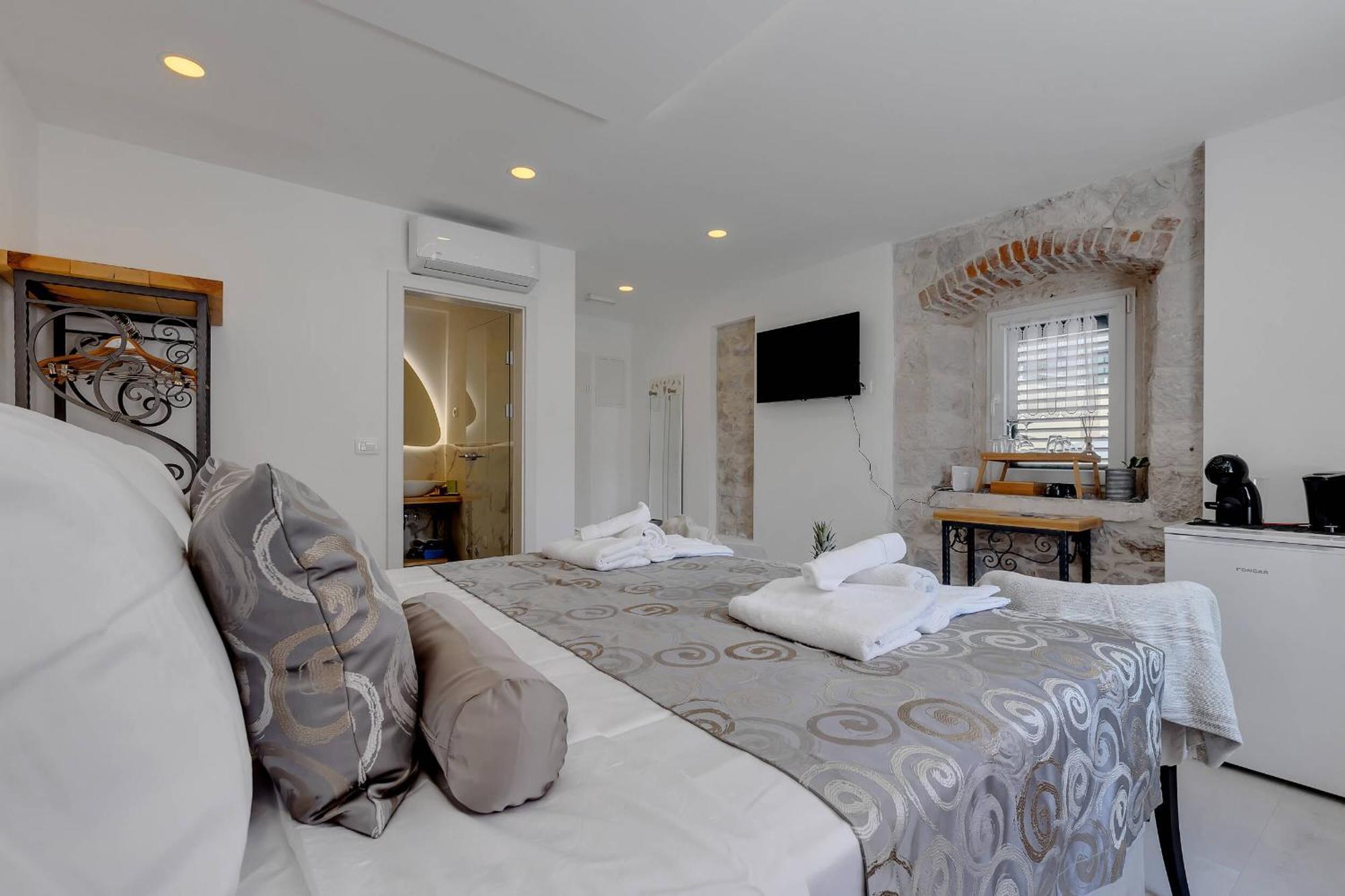 Luxury Rooms Palace B&B 马卡尔斯卡 外观 照片